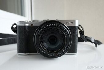 Na predaj Fujifilm X - M1 s objektívom Fujinon 27 mm 2,8