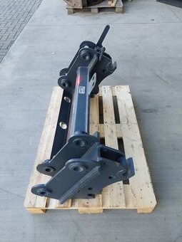 Predný rýchloupinák na traktorbager New Holland