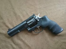 Predám revolver Ruger GP 100 na ND
