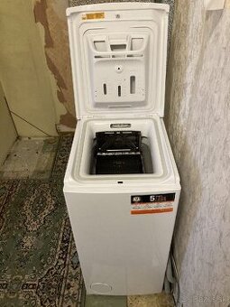 Automatická práčka Whirlpool vrchom plnená