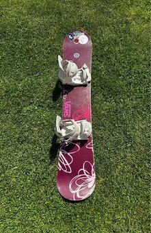 Snowboard s viazaním