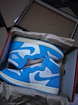 Jordan 1 UNC reimagined - 1