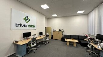 Celok 3 kancelárií na vyvýšenom prízemí v blízkosti Klientsk