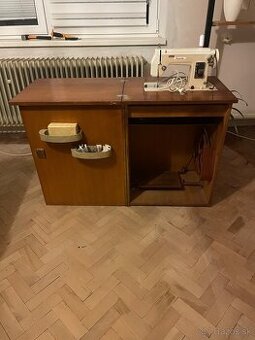 Šijací stroj Lucznik