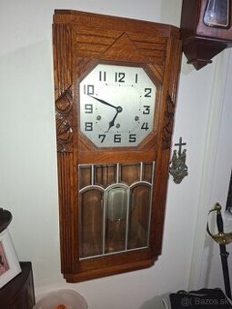 Predám funkčné starožitné štvrťbicie hodiny JUNGHANS s melod