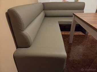 Kuchynská rohová lavica