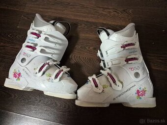 Predam dievcenske lyziarky