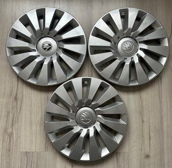 Predám puklice Škoda Tekton Tecton R16 - 1