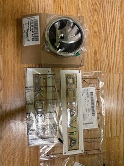 Logo, nápisy Škoda Octavia