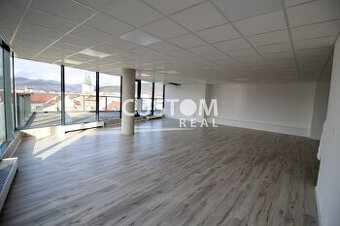 Luxusný kancelársky priestor s terasou centrum