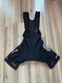 Dámske cyklistické kraťasy s trakmi