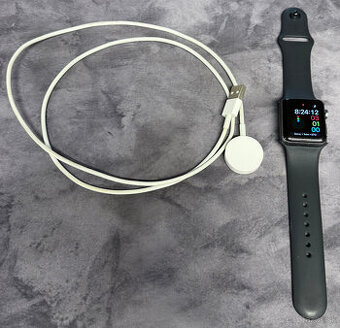 Apple Watch 3 38mm / 82% batéria