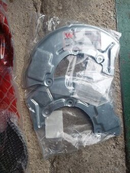 Predám krycie plechy na brzdy na VW Golf IV, Škoda Octavia 1