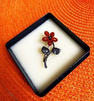 Starožitná vintage jantárová brošňa