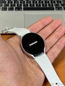 Samsung Galaxy Watch 6 44mm LTE - výstavný kus
