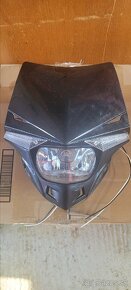Univerzálna maska s led svetlom na motocykel