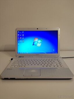 Sony Vaio i5/4Gb/500 Gb HDD