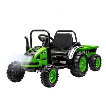 Elektrický traktor s prívesom