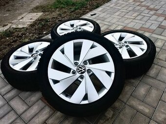 Volkswagen,Passat,Golf 7,8,Škoda,octavia,Seat 5x112 r17