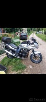 Kawasaki ZR 7S