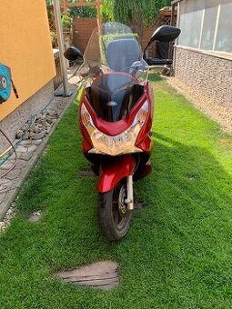 Predám Hondu PCX 125 vo vybornom stave