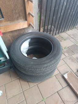 Dunlop 215 65 R16 letne