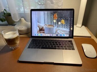 Apple MacBook Pro 2016 - 1