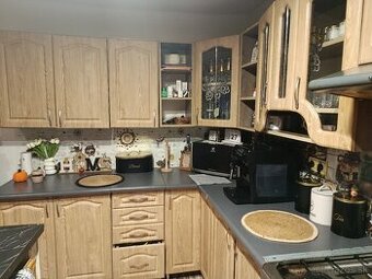 Rohová kuchynská linka