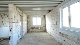 Dom pre 2 rodiny, len 10 minút od Košíc