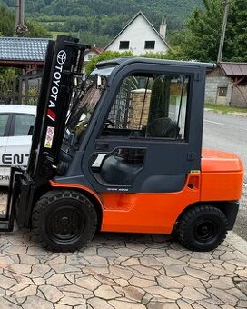 TOYOTA - VZV - 3,5 TONY - DIESEL - KABÍNA - PREDÁM