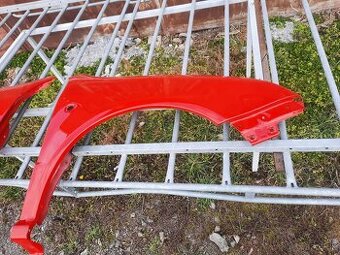 Skoda Fabia 1 Blatniky vo farbe auta. Novy diel.