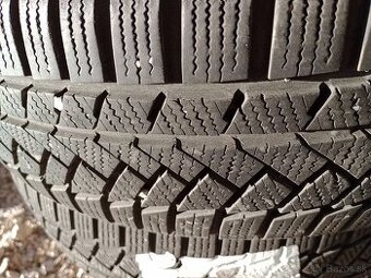 Predam 4ks pneu 215/65/r17 zimne 99H Continental