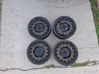 Originálne plechové disky + originálne puklice KIA