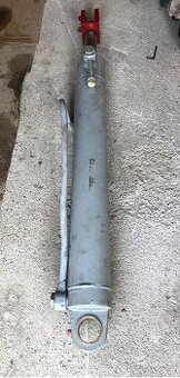 Predám preklápací valec na nakladač UN-053