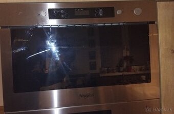 Mikrovlnka  vstavaná plne funkčna