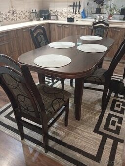 Predam stôl 4 stolicky