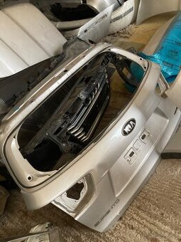 Predam veci kia sorento 2018