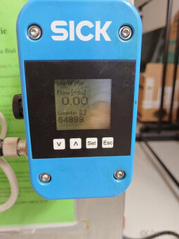 predam poloautomatická plnička vína a jedlých olejov