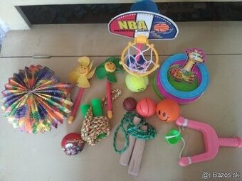 Hračky na von - prak, lampión, švihadlá, mini basketbal
