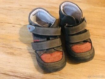 Prechodné topánky 25