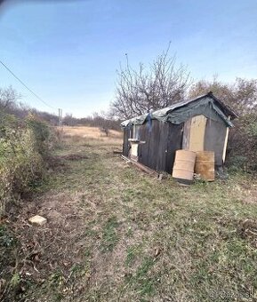 Predám pozemok v chatovej oblasti Hegyfarok Nána pri Štúrove