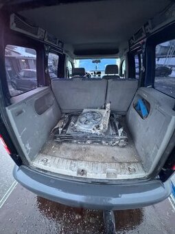 Rozpredam na náhradné diely vw caddy