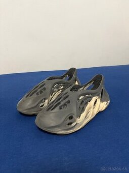 Yeezy foam RNR