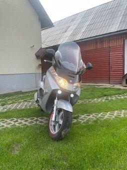 Piaggio x8