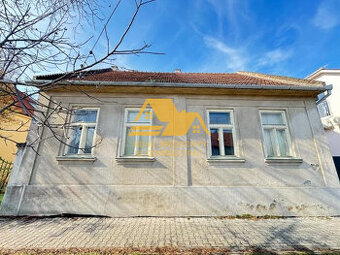 Prenajmem dom s 8 árovým pozemkom na Nitrianskej ulici v Nov