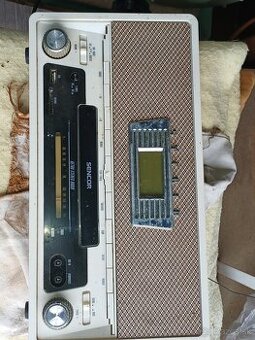 Predam retro radio Sencor