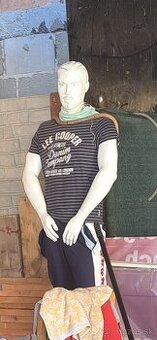 Figurina