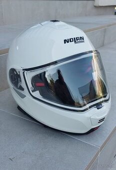 Nolan N100-5 a Sena 30K