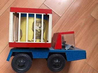 retro hracka auto