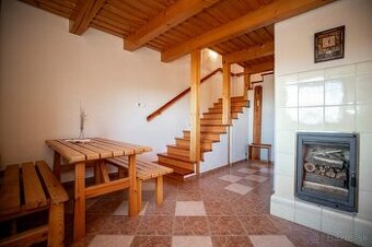 3-poschodová chata vo Zvolene na Západe, celoročná